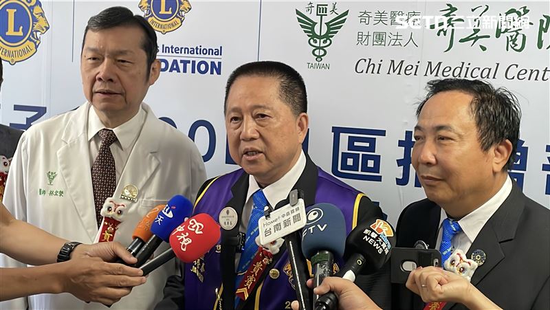 國際獅子會300E-1區總監陳榮泰關心臺東南迴地區居家醫療及醫療設備需求。(圖/翻攝畫面)
