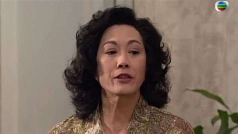 曾在港劇中演活多個經典惡婦、被封為「TVB御用惡婆」的資深港星白茵。(圖/翻攝自微博)