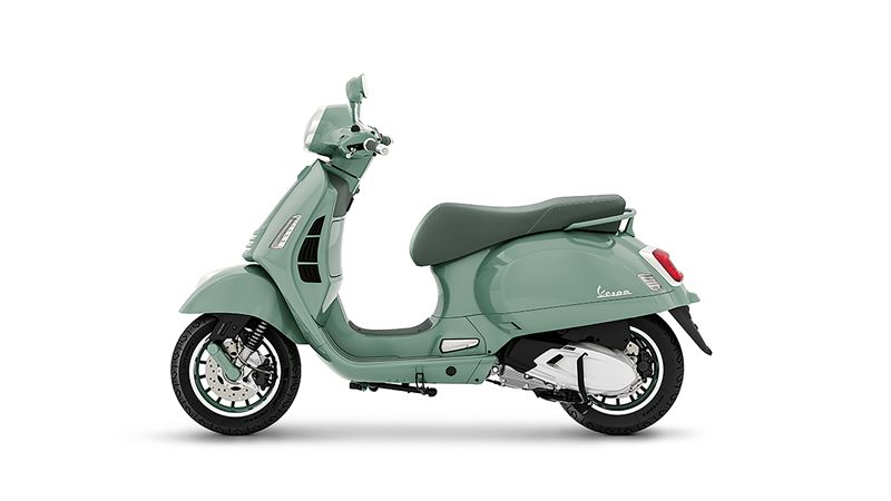 Vespa GTS 80周年特仕版,搭載家族最強的300 HPE引擎。(圖/Vespa提供)