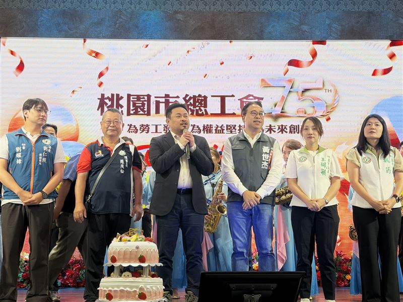 黃世杰同台洪申翰。(圖/翻攝畫面)