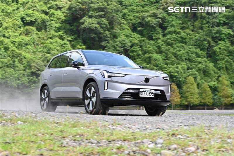 Volvo EX90配備完整的駕駛輔助科技。(圖/記者鍾釗榛攝影)