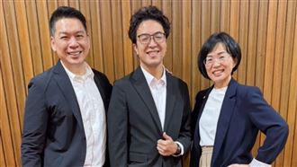 立院開議日沈伯洋蘇巧慧穿同鞋　洩51戰隊