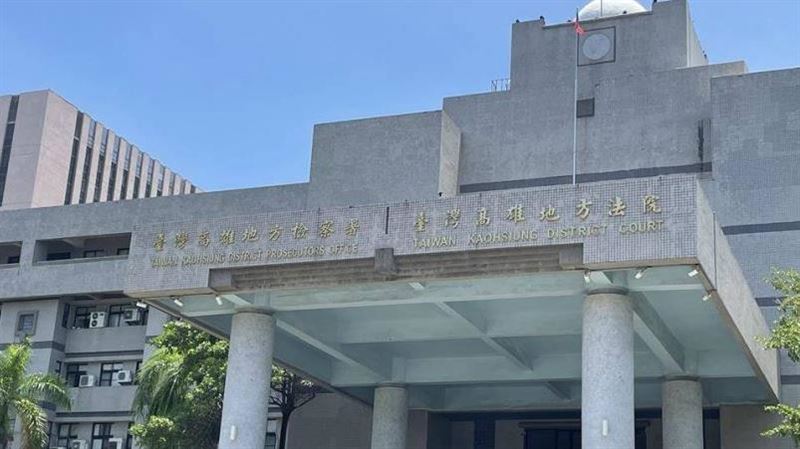 13歲女童被迫吸二手毒！母男友客廳狂吸安