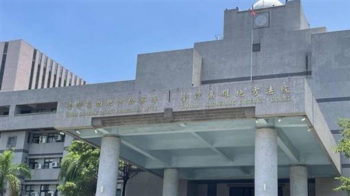 13歲女童被迫吸二手毒！母男友客廳狂吸安