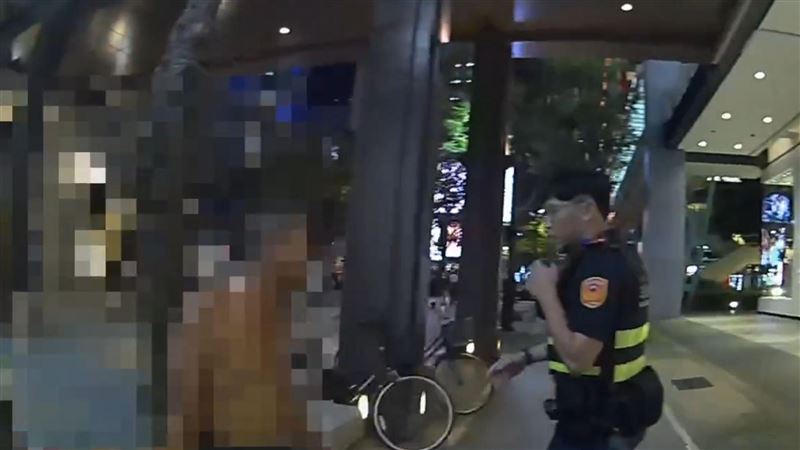 獨/香堤大道半裸火焰秀!阿北秒被警抓走