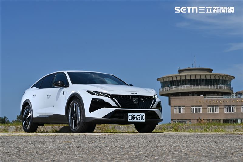 2027 Peugeot 408 Hybrid 1.2 GT Focal。(記者鍾釗榛攝影)