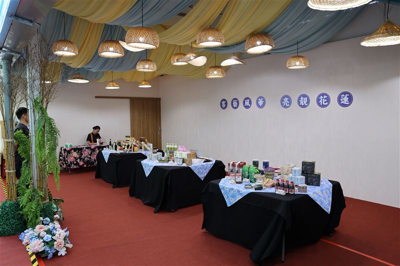 「產業客庄」串聯文化、產業與觀光,花蓮客家文化風華展於客家文化館展出歡迎鄉親前往參觀。(圖/花蓮縣政府提供)