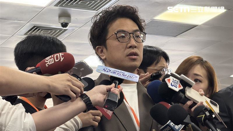 蔣萬安稱僅一班不適　沈伯洋：人數非重點
