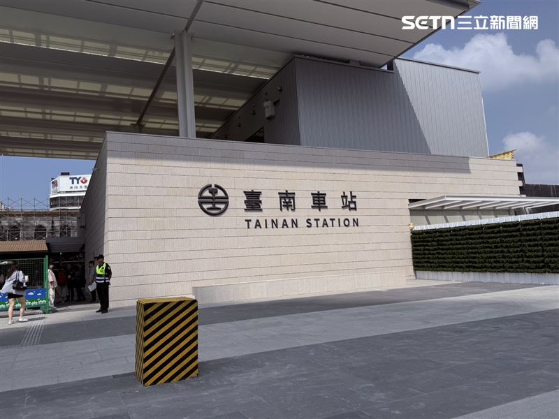 台南火車站將於10月18日通車。(圖/記者李育道攝影)