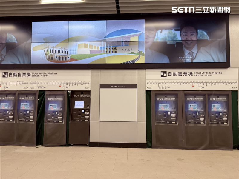 台南火車站售票處。(圖/記者李育道攝影)