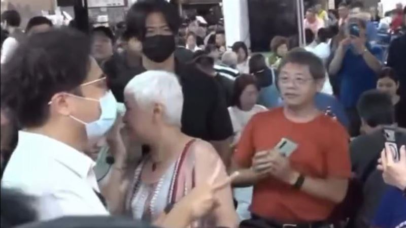 沈伯洋跑行程網心疼!外省阿姨喊全家挺你