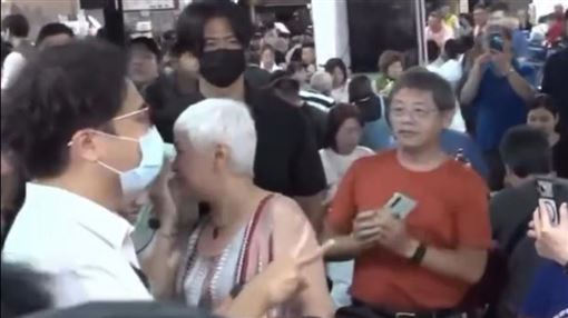 沈伯洋跑行程網心疼！外省阿姨喊全家挺你