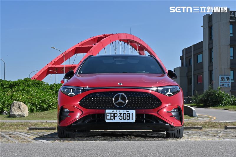 CLA Shooting Brake延續Shark Nose鯊魚鼻設計。(圖/記者鍾釗榛攝影)