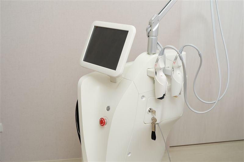 與傳統電音波相比,索拉電波非侵入性,且具備不同能量模式,醫師可依照治療區域及患者耐受度進行客製化調整。(圖/業者提供)