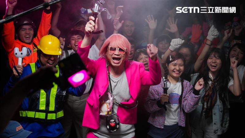 賴瑞隆「一人分飾16角」！首支競選廣告曝