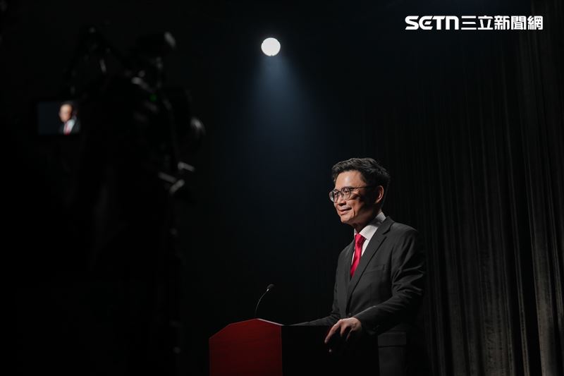 本尊賴瑞隆不禁直呼這可能是拍過最累、也最特別的一支影片。(圖/翻攝畫面)