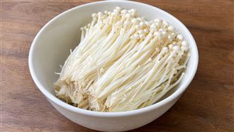 金針菇隔天「原樣拉出」=白吃?營養師揭密