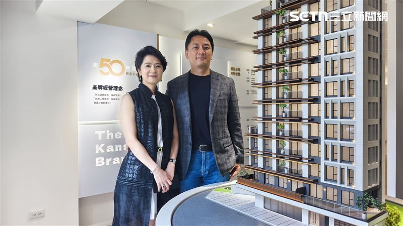 甘霖集團三代、甘霖建設董事長甘智文(右),及其夫人吳盈慧(左)。(圖/記者陳韋帆攝影)