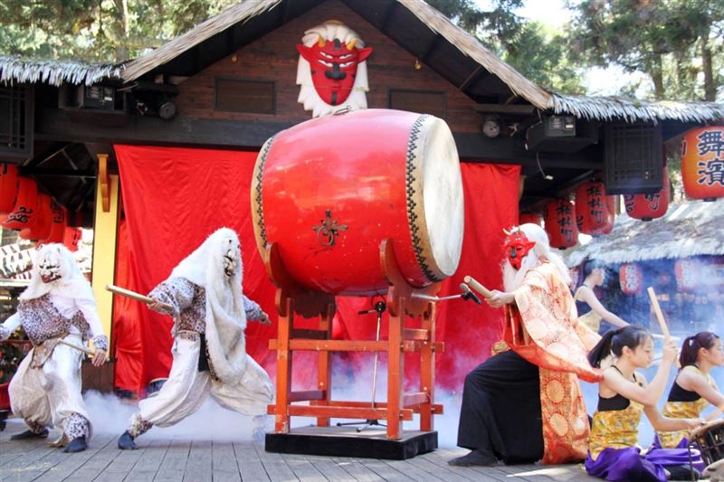 南投鹿谷知名景點妖怪村曾年吸200萬人次,近日卻遭網友吐槽人潮大不如前,狂酸3分鐘就能逛完且物價昂貴。(圖/翻攝自明山森林會舘官網)