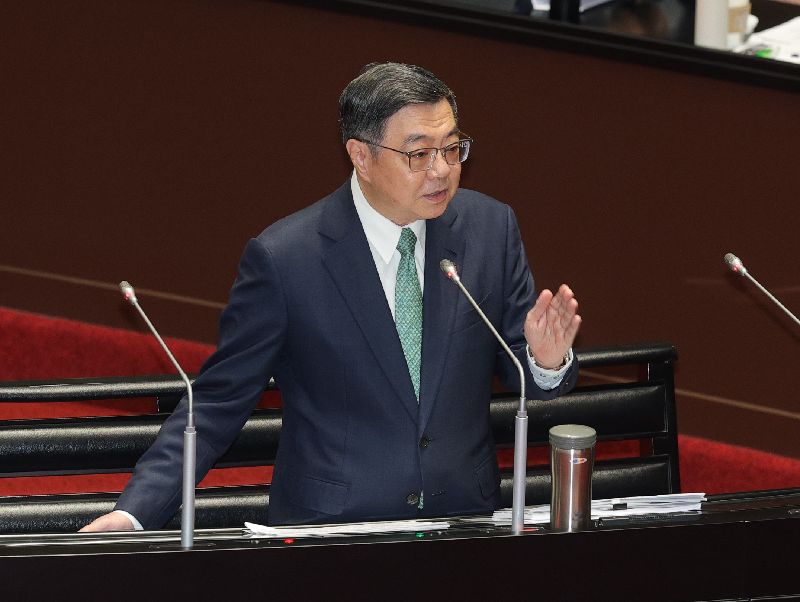立法院會2日進行施政總質詢,行政院長卓榮泰(圖)列席備詢。卓榮泰會前受訪表示,將爭取包括總預算案、追加預算案都能在法定期限內完成,讓行政院能按照既定程序、步驟往前走