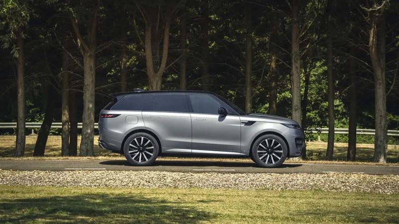 電動Range Rover Sport搭載118.5kWh電池與800V架構,WLTP續航最高609公里。(圖/翻攝JLR網站)