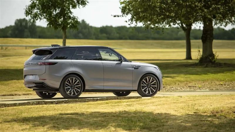 Range Rover Sport電動休旅最大輸出543匹馬力。(圖/翻攝JLR網站)