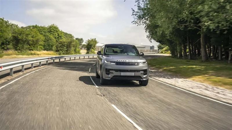 車身剛性比插電式油電車型提升61%。(圖/翻攝JLR網站)