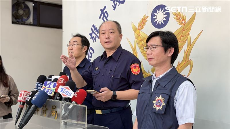楠梓警分局長陳奕良親自召開記者會說明。(圖/記者簡榮良攝影)