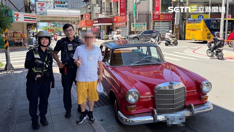 古董賓士車突拋錨　北投所長偕女警幫推車