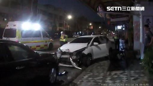 毒駕男逆向猛撞路邊3車　車上竟還載7歲兒