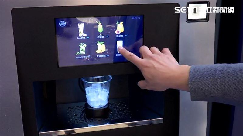 世界加盟展無人商機　AI炒飯調飲一鍵搞定