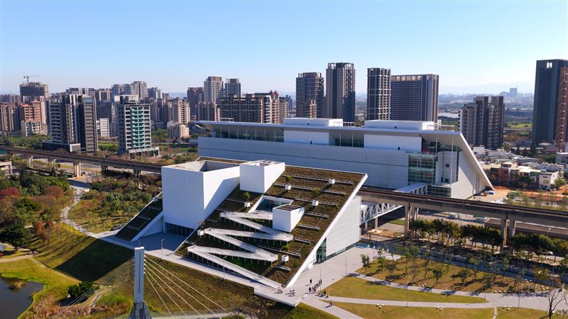 設計展夜間光雕《城市之鏡》亮眼登場！
