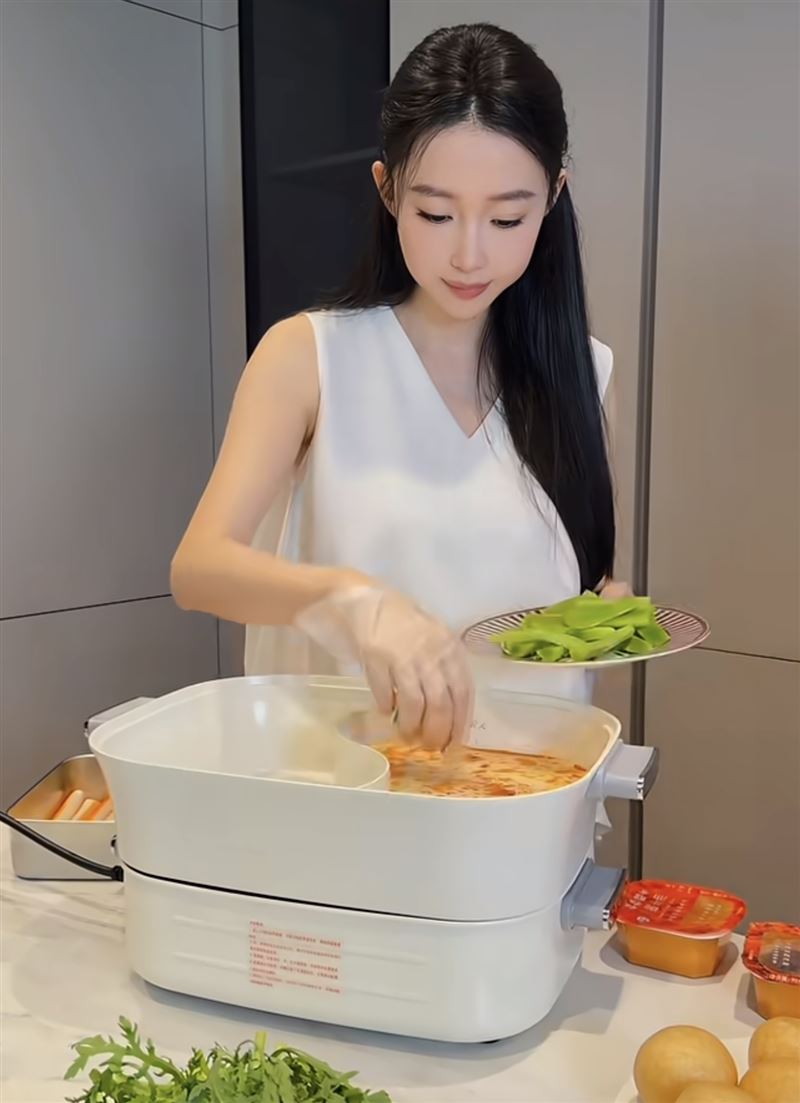 潘瑋柏空姐老婆宣云被認為孕相明顯。(圖/翻攝自小紅書)