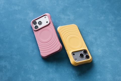 CASETiFY波紋手機殼推出蜜桃粉、陽光黃、無花果紫、灰霧藍四款全新配色,搭配多款配件吊飾,打造專屬造型