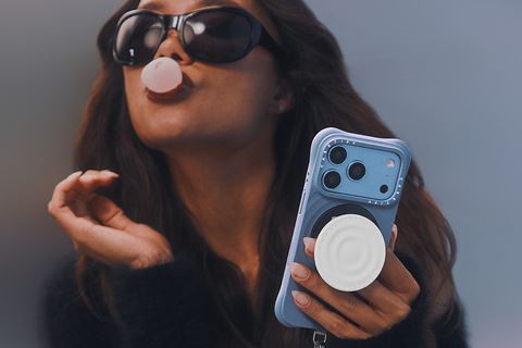 CASETiFY全新Essentials by CASETiFY™系列同步推出多款全新色的波紋系列電子配件,包含Snappy™波紋手機支架、Snappy™波紋卡套等