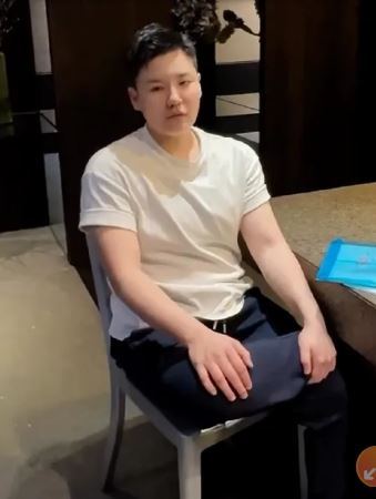 薔妹拍影片透露開生殖中心近況。(圖/翻攝自IG)