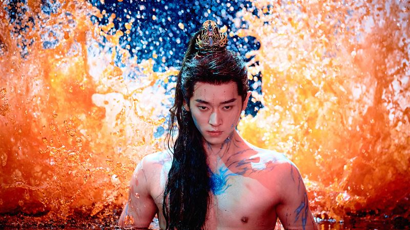 丞磊《與晉長安》為角色裸露戲份,時時刻刻都在健身。(圖/中天娛樂台提供)