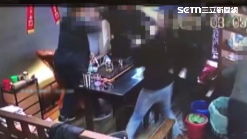 何逸松先前因為支持夜市觀光協會向無照攤商收取會費最後惹禍上身