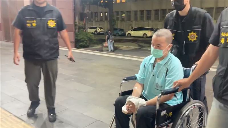 新／他醒了！富邦砍人男坐輪椅送北檢