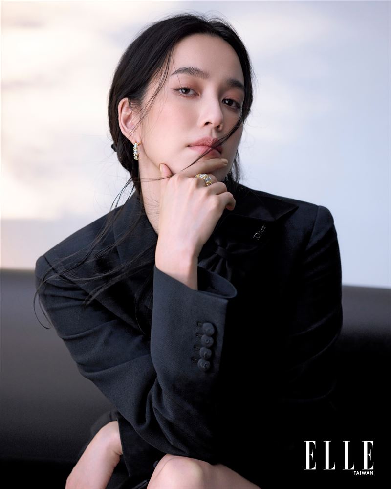 回想懷孕期間必須獨自面對身心靈的巨大變化,陳庭妮坦言,當時有過不少擔心與害怕。(圖/ELLE提供)