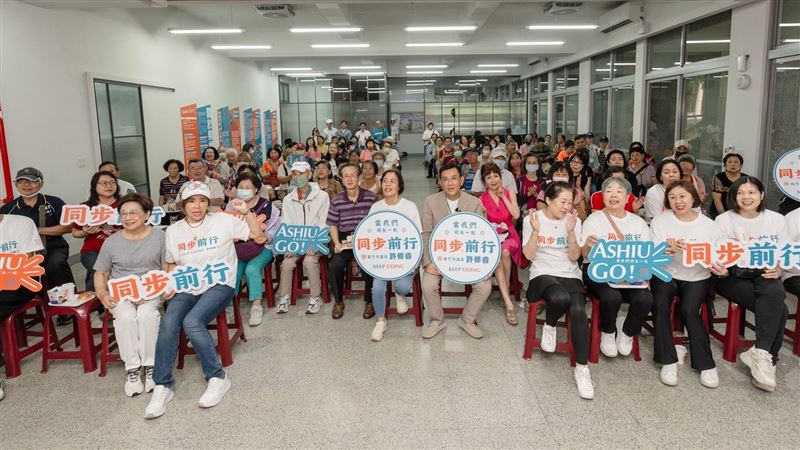 竹市議長出奇招　政見「同窗會」細數成果
