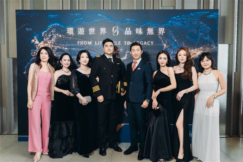 惟中酒業主理人Emma(左起)、京國珠寶創辦人Wendy、成炘家族辦公室執行長方凡炘夫婦、妃麗珠寶許志安夫婦、Cona's妮娜巧克力創辦人張承惠、JOJOVÉ 高端客製化旅遊創辦人Joanne,共同以文化美學探索家族情感治理與跨世代傳承真諦。(圖/翻攝畫面)