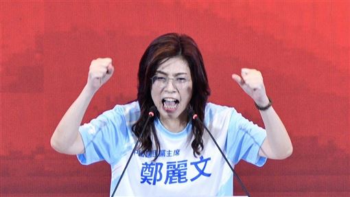 國民黨主席鄭麗文2日受訪澄清，「不要幫邱臣遠站台」是遭斷章取義。