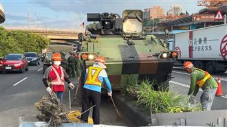 國軍雲豹甲車肇事卡分隔島…女軍官這樣說