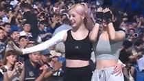 李珠珢應援最終戰失控崩潰　抱李晧禎痛哭