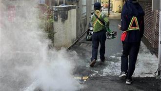 清消成攻擊？清潔隊員「藥霧直灌」害送醫