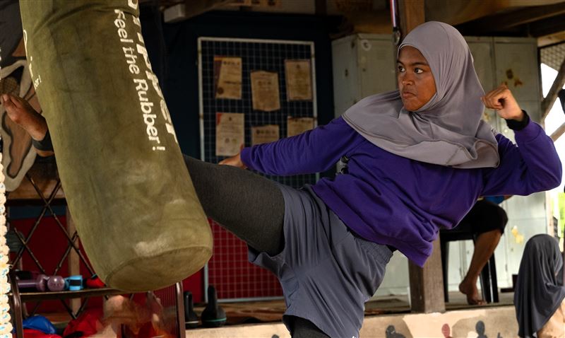 米婭法爾道思(Mhia Firdaus)憑飾演熱愛泰拳的馬來聾人少女米娜角逐金馬最佳女配角。(圖/甲上娛樂提供)
