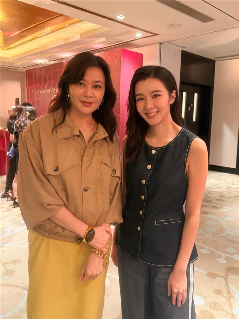麥明詩意外曝光關之琳無修圖照片。(圖/翻攝自麥明詩IG)