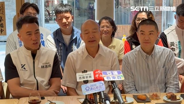 韓國瑜到基隆幫謝國樑輔選,一起參訪咖啡館(圖/翻攝畫面)
