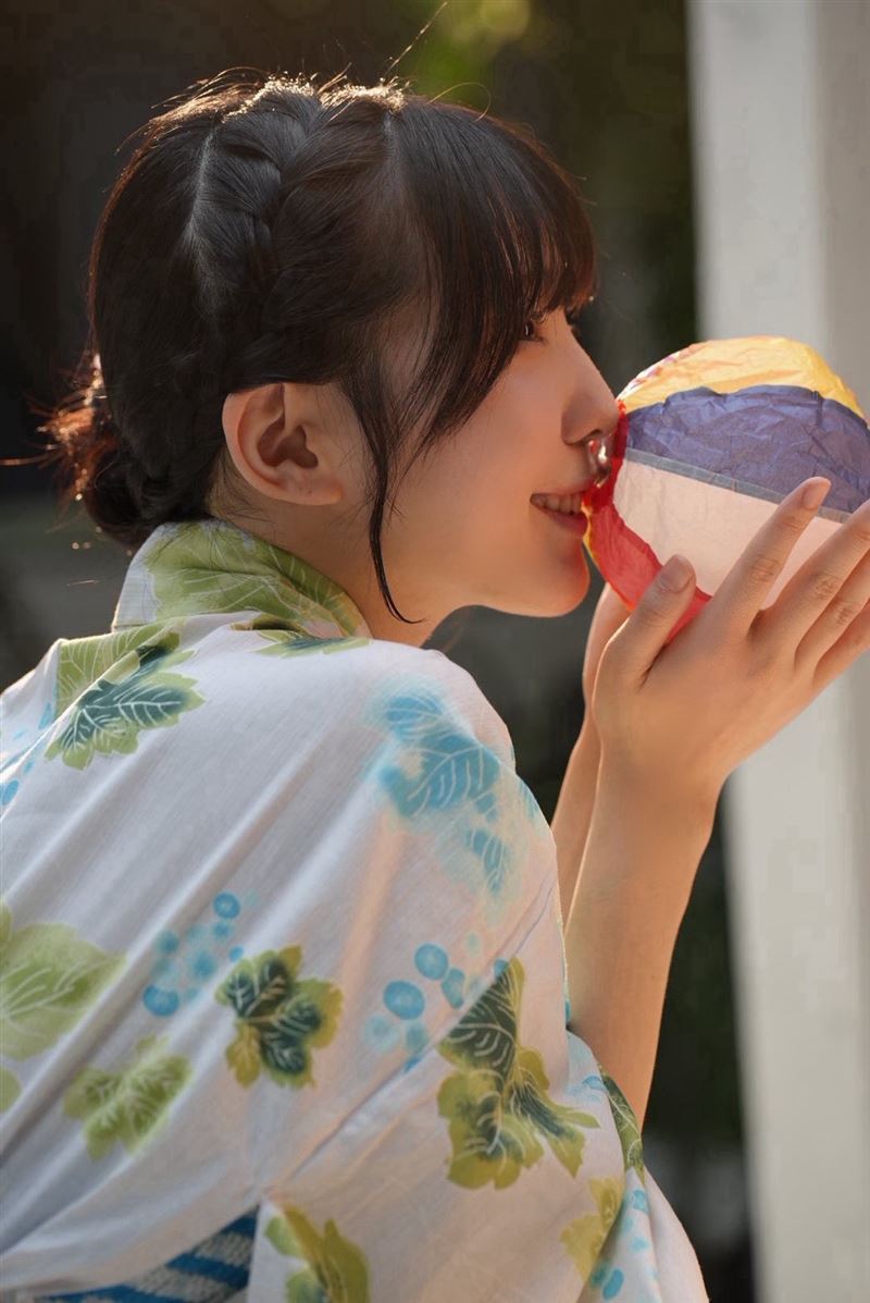 女優紫堂留衣(紫堂るい)從童星出身,曾轉戰補教界當老師。(圖/翻攝自X平台 @rui_shido)